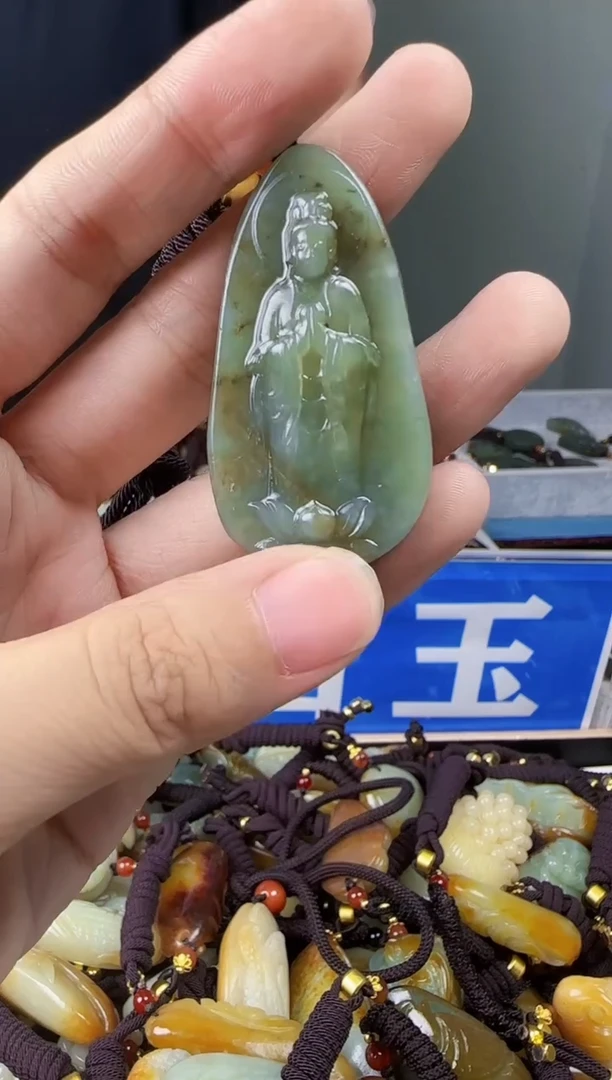 和田玉未镶嵌颈饰1