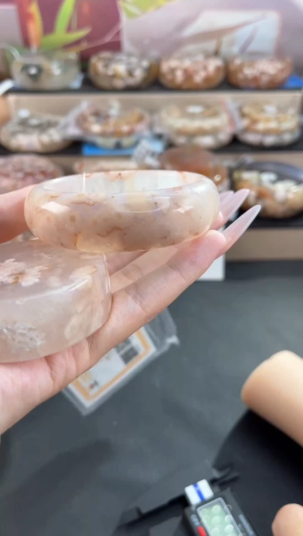 未镶嵌手镯石英质玉55