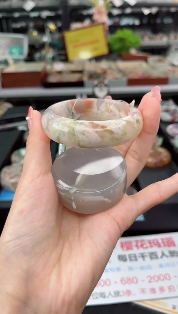 【闪购商品】石英质玉手镯未镶嵌54圈口（赠品镯心）3330227