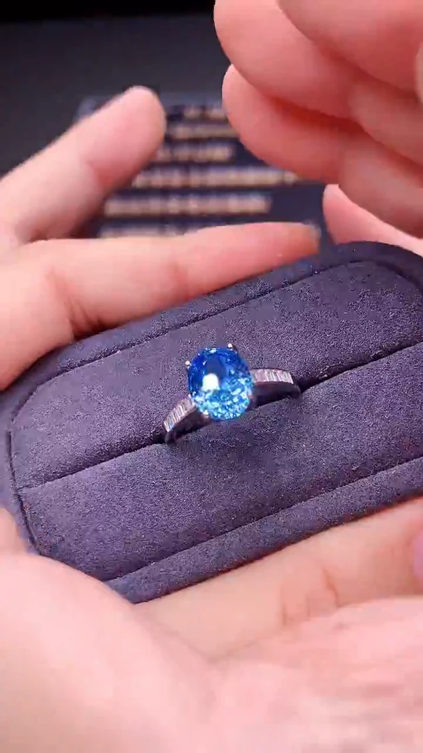 银S925镶嵌戒圈海蓝宝石...