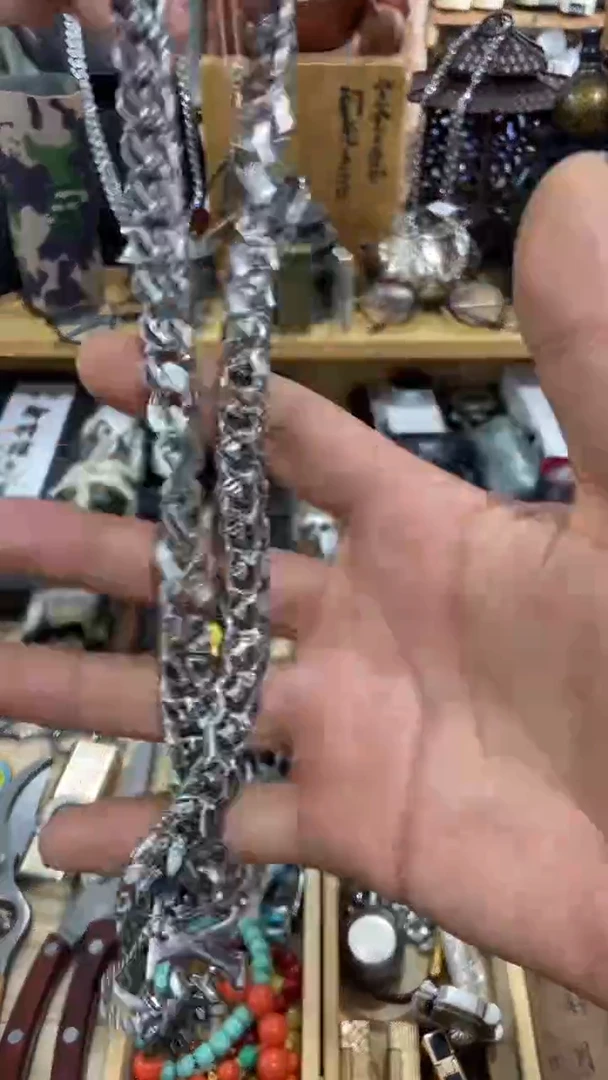 瓷片闪购商品  如图所示