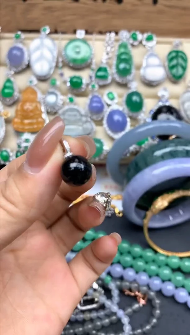 颈饰18K金镶嵌翡翠155-中国好珍宝