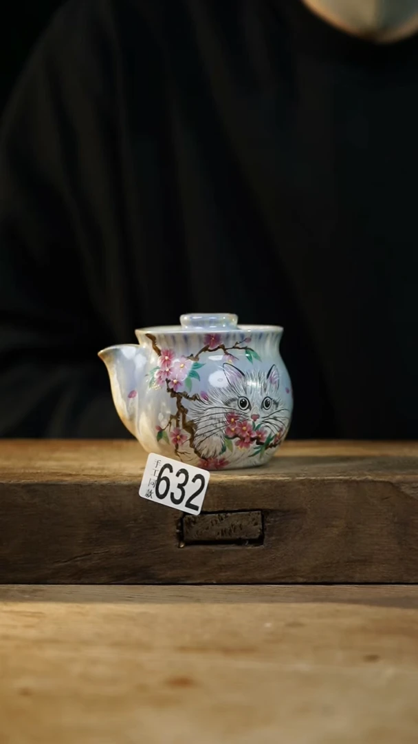 瓷片设计师手作！！！重工手绘桃花猫咪宝瓶