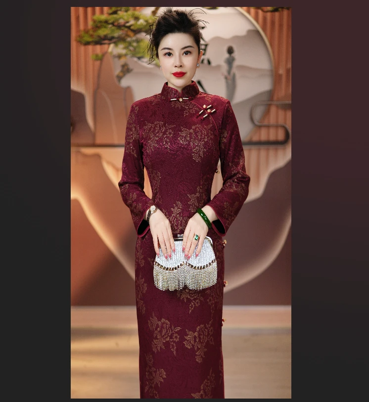 2025秋冬新款常规款复古港风长袖枣红色旗袍牡丹国风复古长款女款