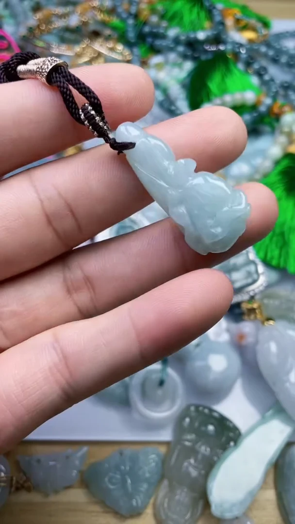 未镶嵌挂件翡翠1