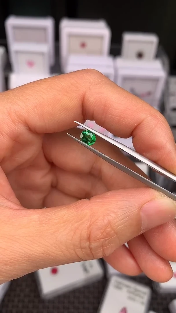 石榴石（沙弗莱）裸石未镶嵌0.68ct-A3377