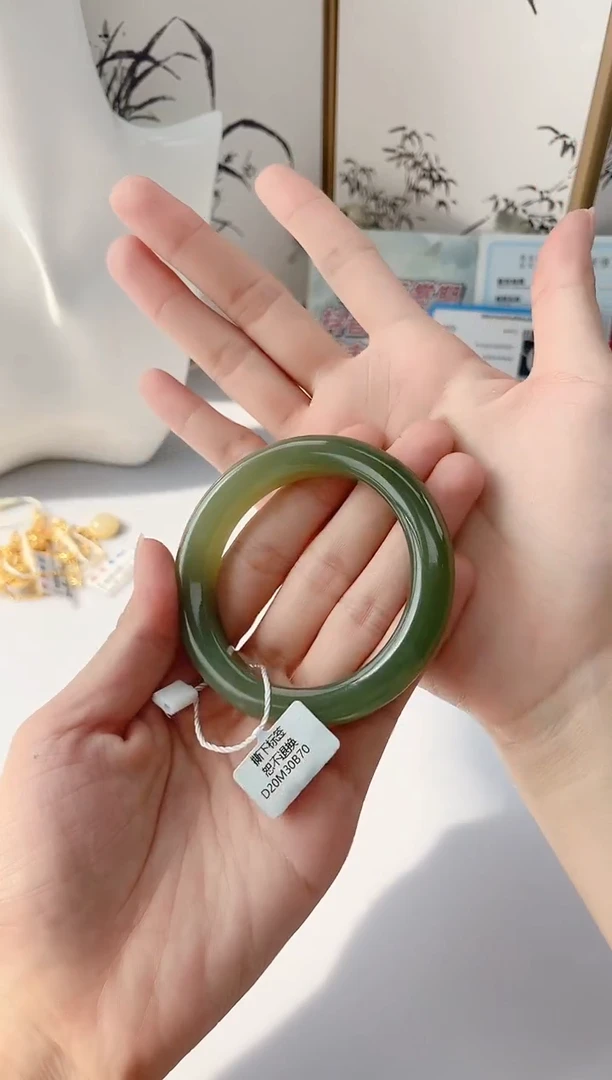 未镶嵌手镯和田玉T43微色差