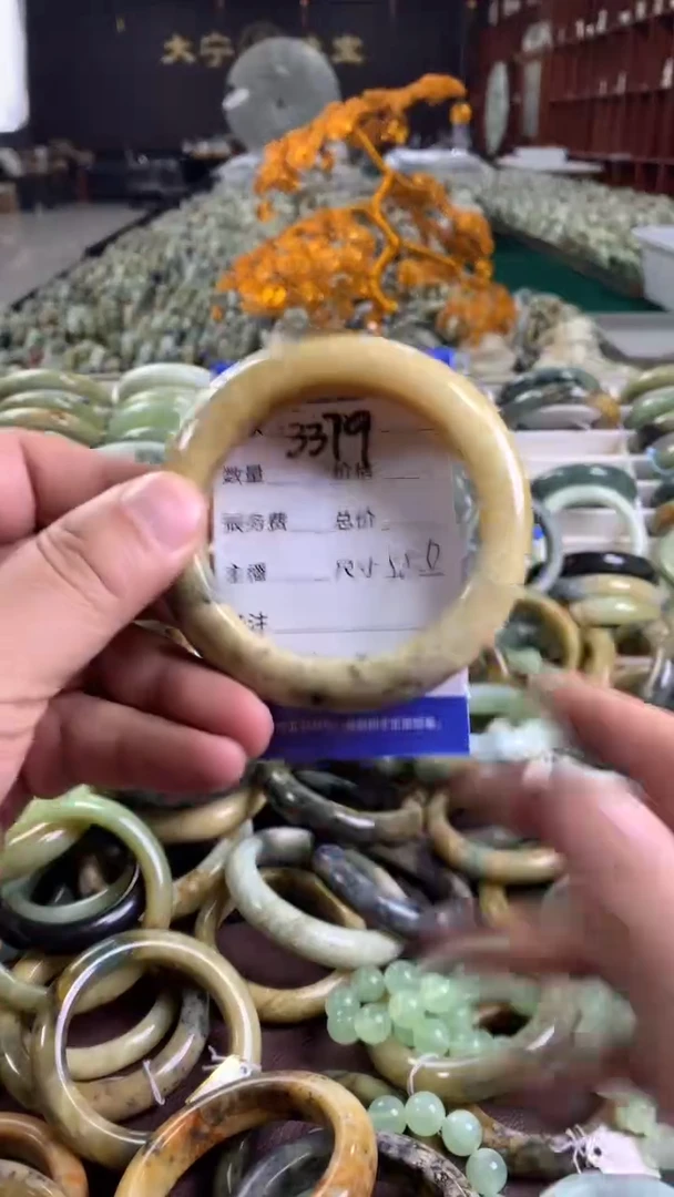 未镶嵌蛇纹石玉手镯3379