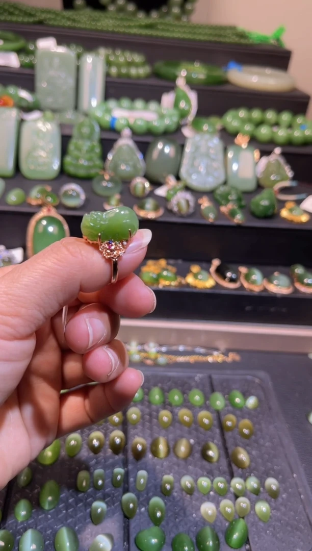 【闪购商品】和田玉碧玉貔貅戒指18K金镶嵌多样性发一