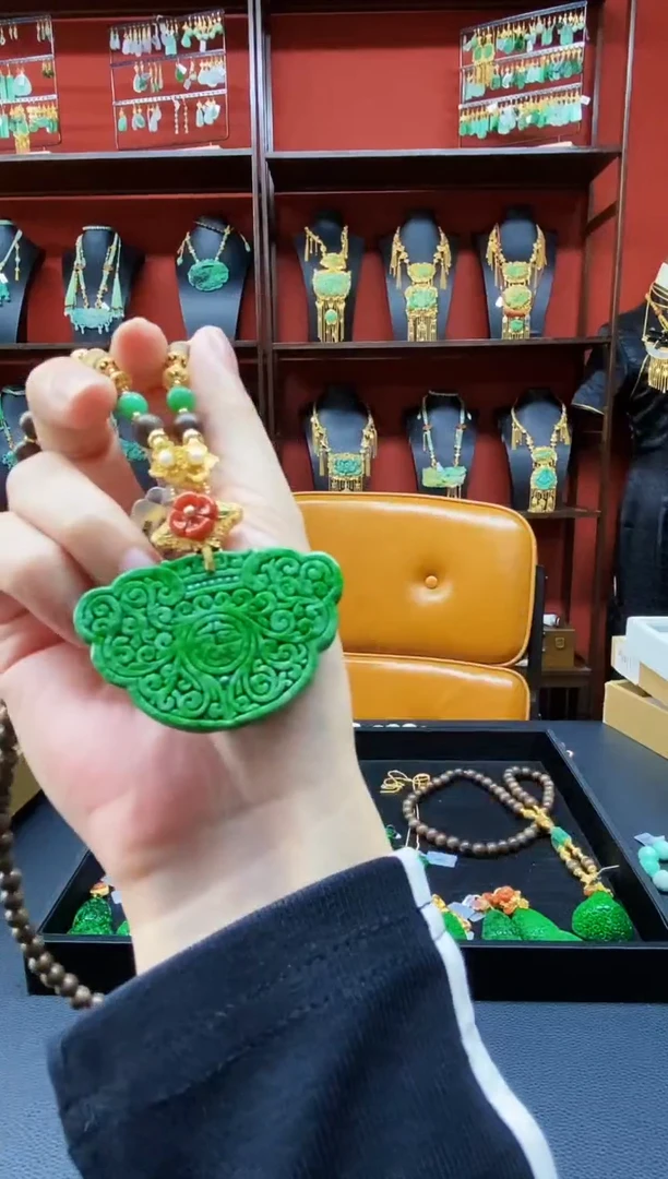 颈饰未镶嵌翡翠 吊坠