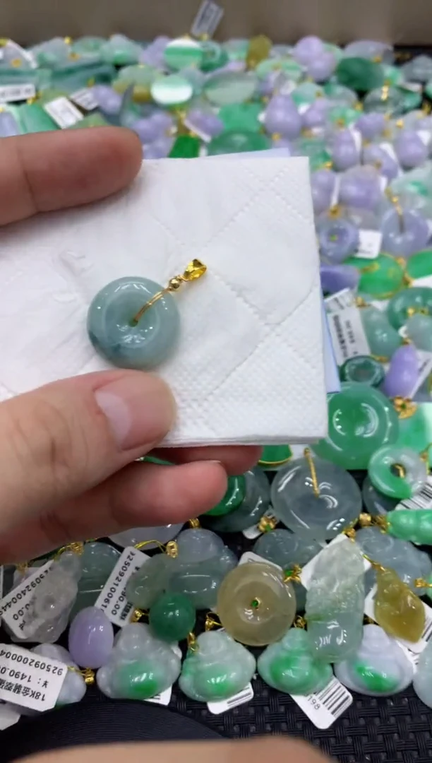 颈饰未镶嵌翡翠天然缅甸翡翠A货