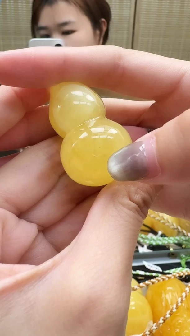 未镶嵌琥珀裸石吊坠