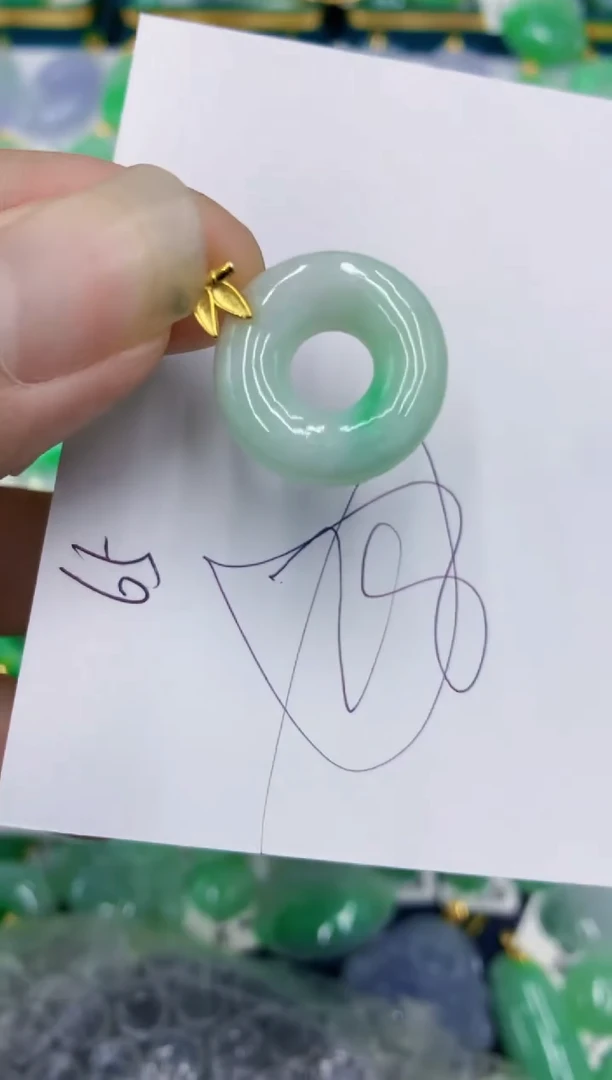 翡翠未镶嵌颈饰1111111111