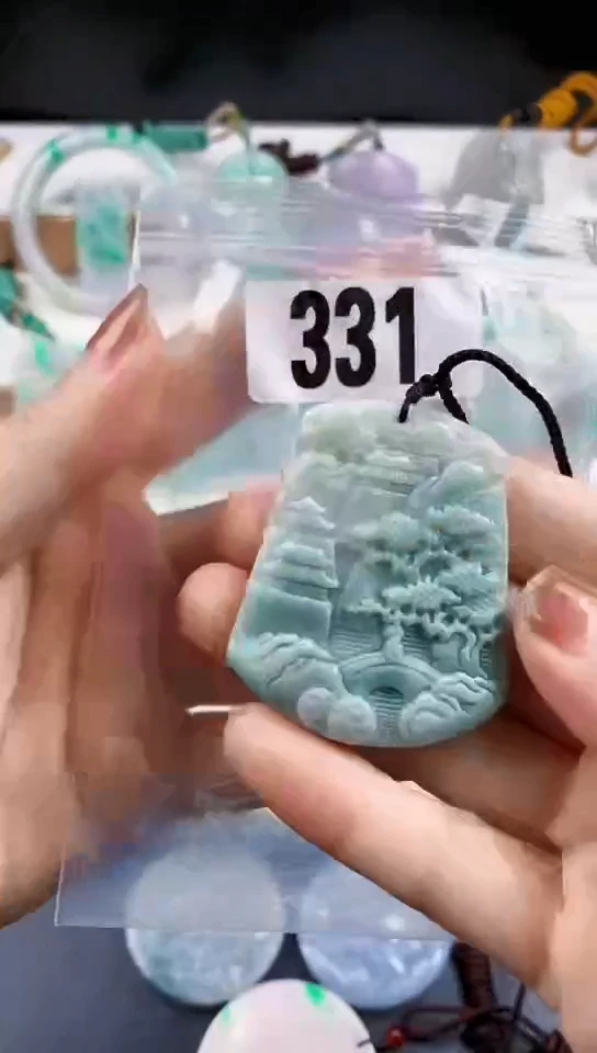 颈饰未镶嵌翡翠天然翡翠吊坠挂件