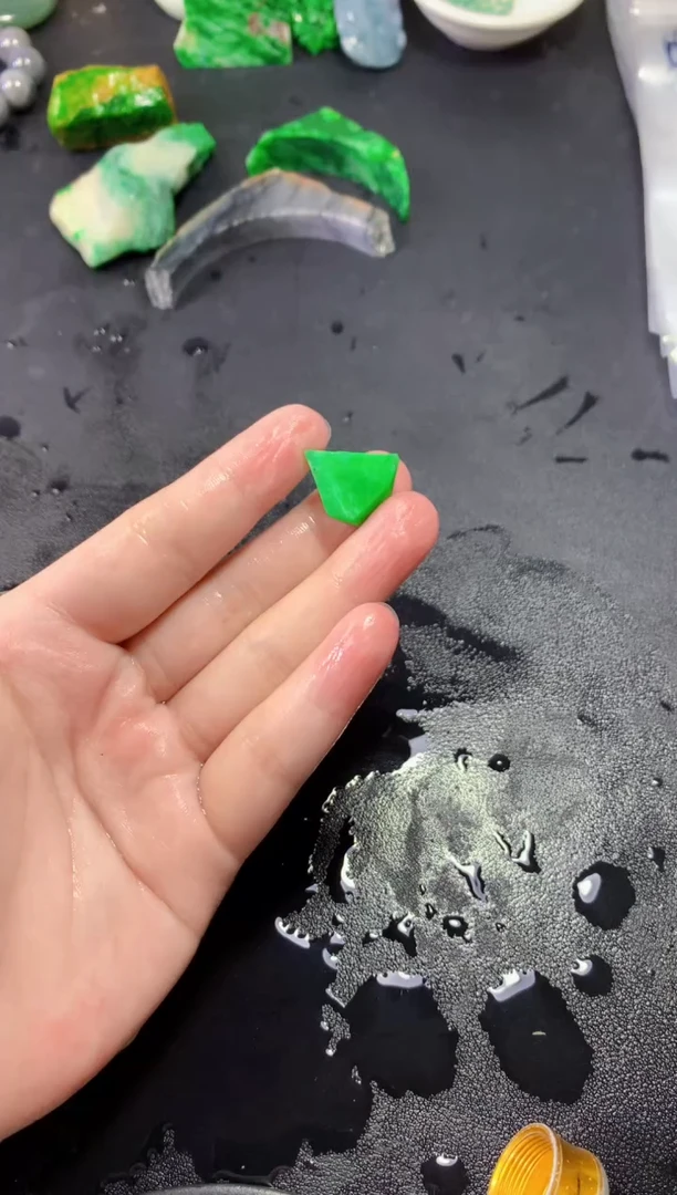 翡翠未镶嵌颈饰012天然翡翠