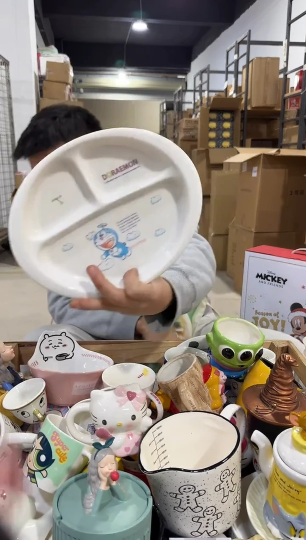 瓷片叮当猫分餐盘