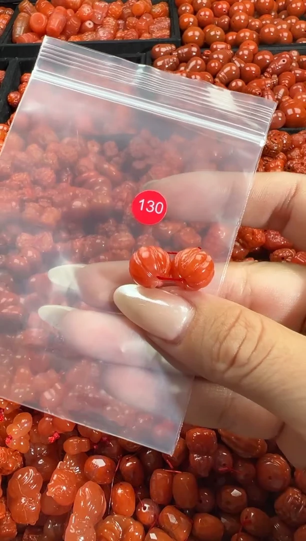 颈饰未镶嵌南红玛瑙1