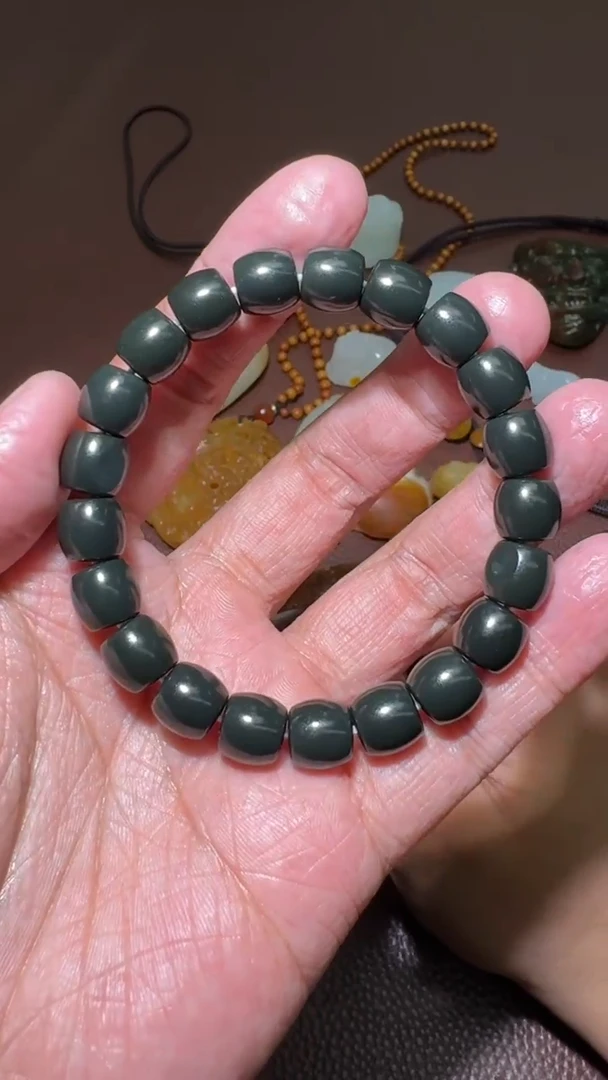 未镶嵌和田玉挂件和田玉