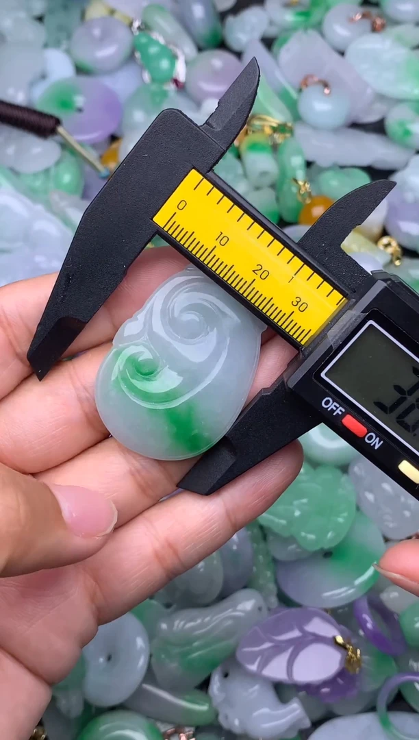 翡翠未镶嵌颈饰天然缅甸翡翠吊坠