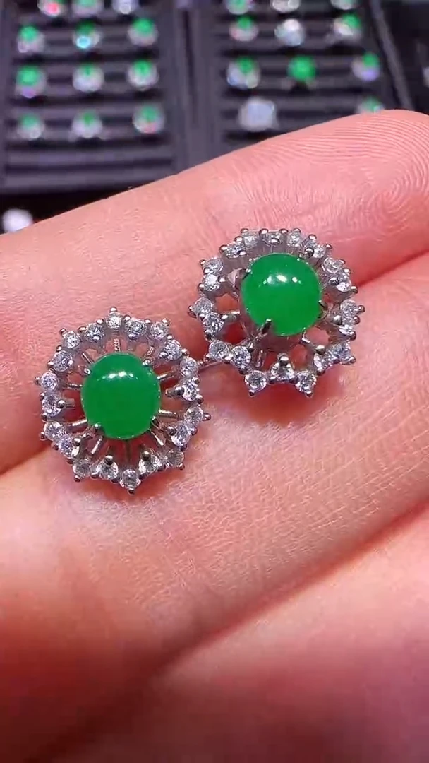 【闪购商品】翡翠耳饰18K金镶嵌耳钉