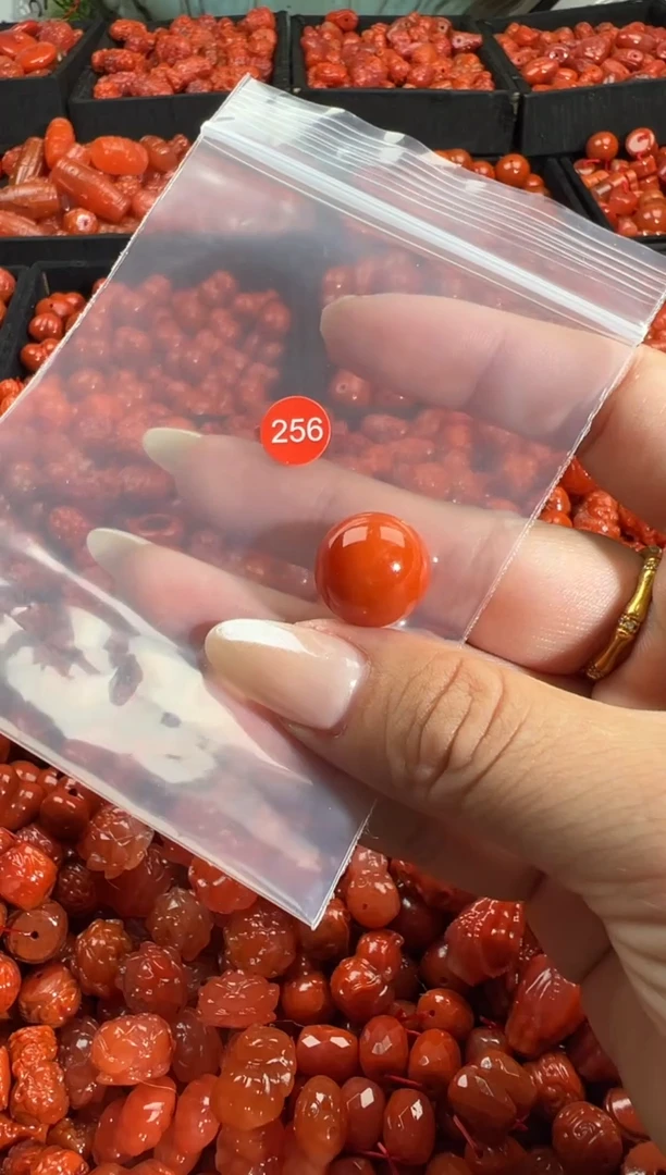 颈饰未镶嵌南红玛瑙1