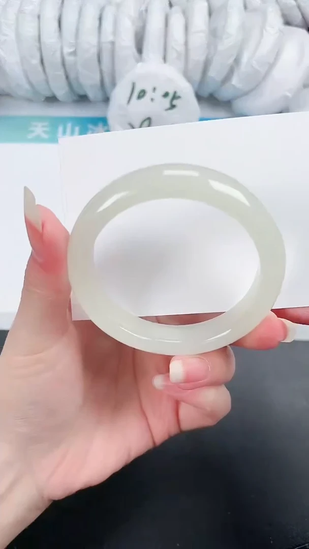 【闪购商品】石英质玉手镯未镶嵌269-54