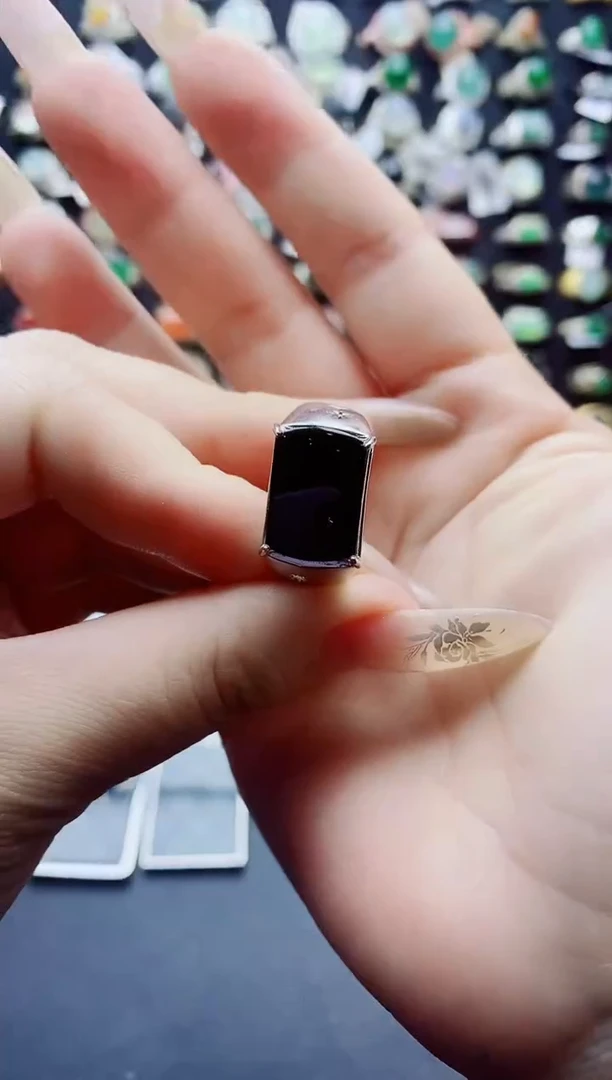 翡翠戒指银S925镶嵌天然翡翠A货男戒