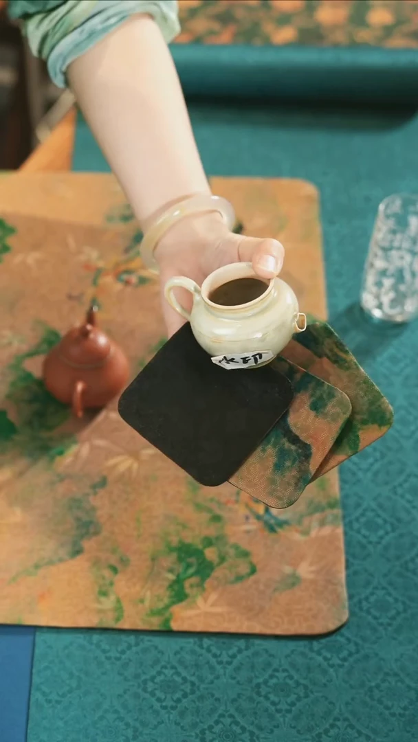 千里江山杯垫三片··················