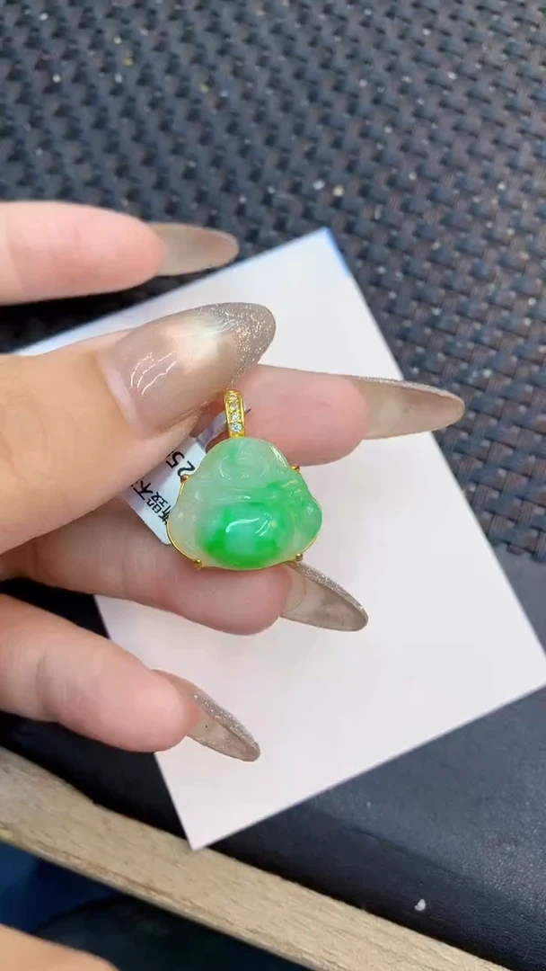 颈饰未镶嵌翡翠1