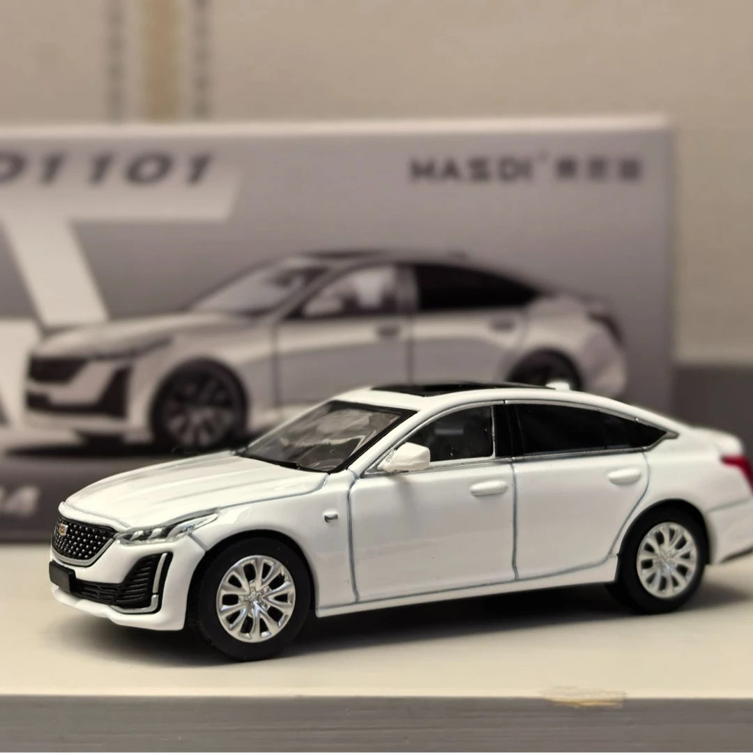 麦思迪1:64凯迪拉克CT5收藏摆件仿真合金车模