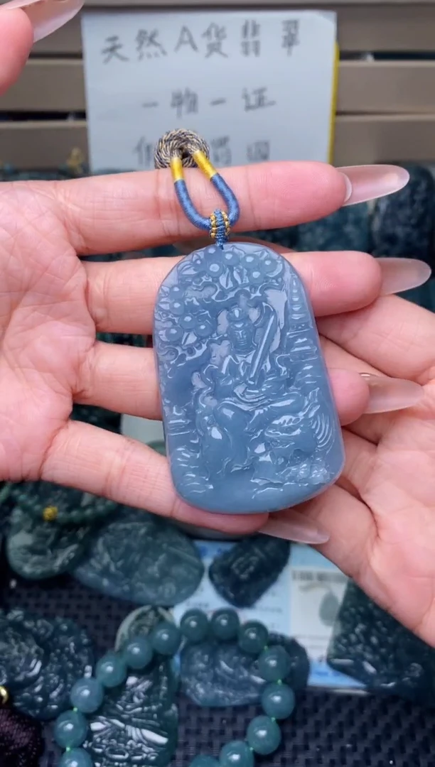 翡翠未镶嵌颈饰