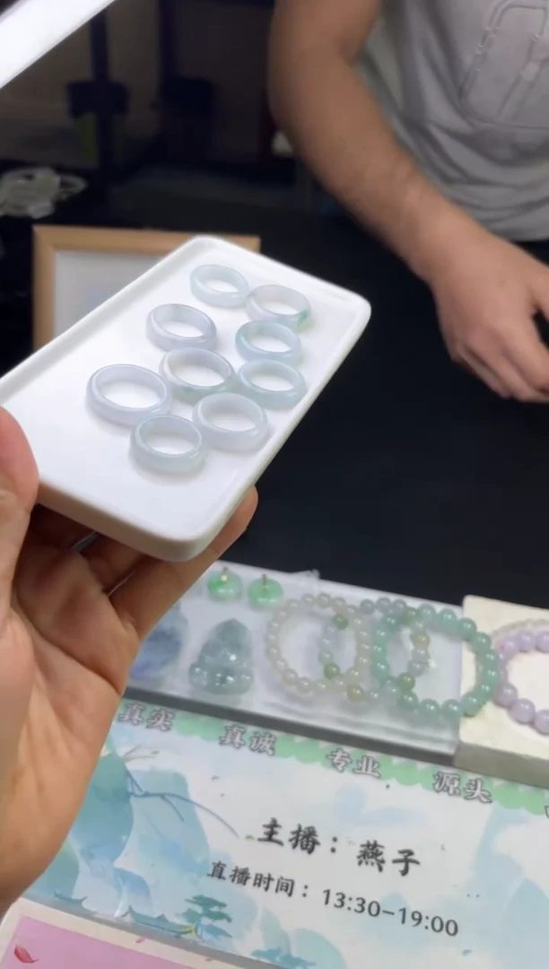 未镶嵌挂件翡翠多样性发一件R703168