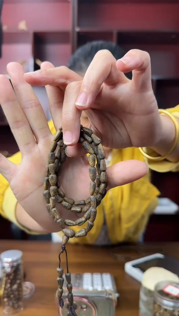 沉香手串随型树心珠14g