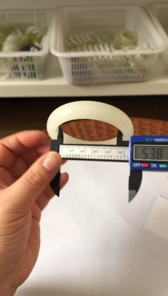 未镶嵌手镯石英质玉A13/52-53