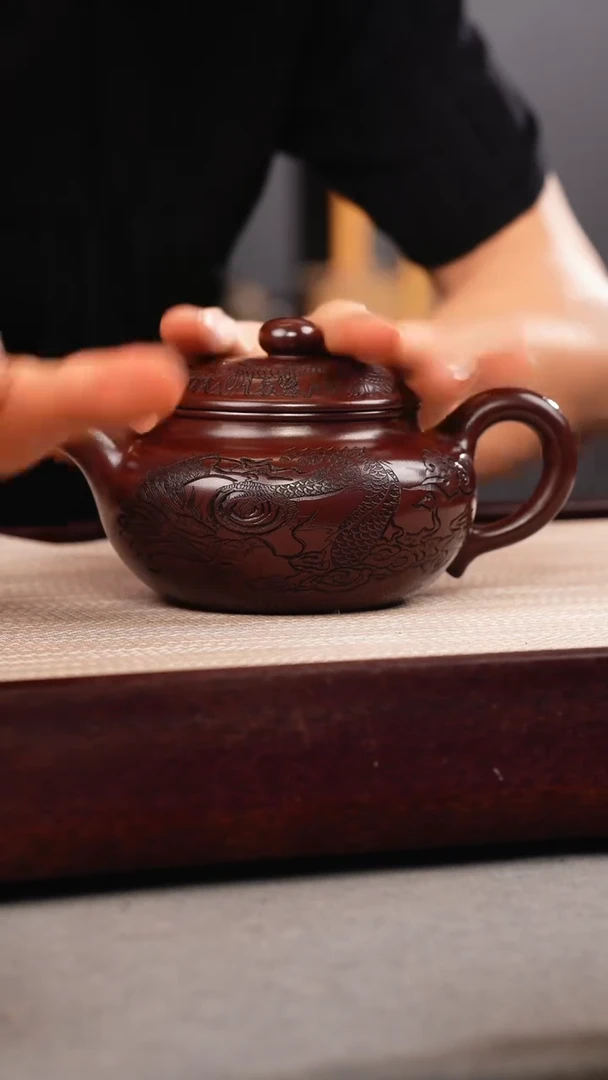 茶壶紫砂石红 仿古 刻龙