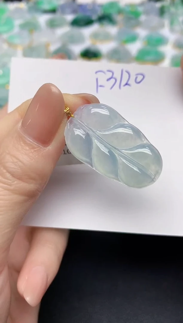 颈饰18K金镶嵌翡翠 天然缅甸A货翡翠百元以上9元证书费自理