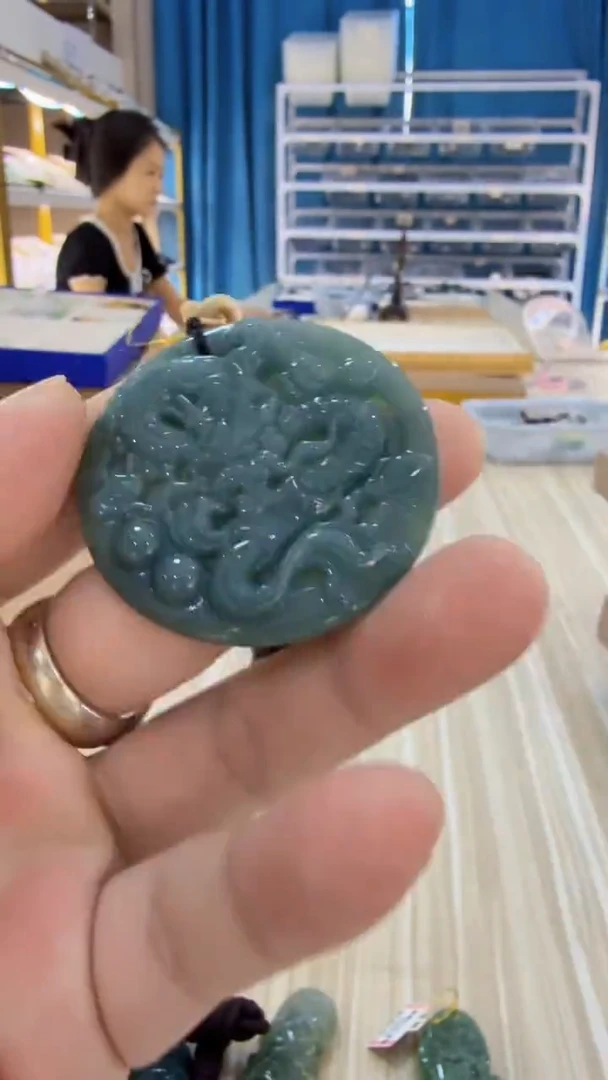 翡翠未镶嵌吊坠(不含链)10