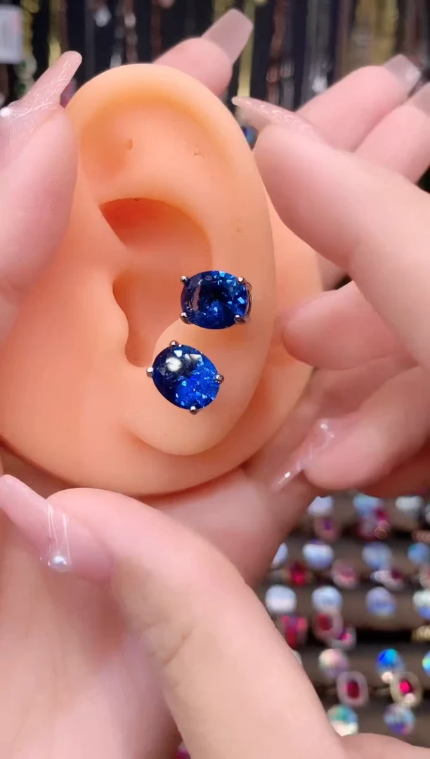 蓝宝石耳饰银S925镶嵌810银色