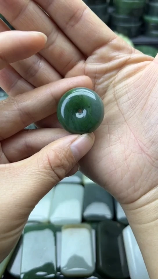 未镶嵌和田玉珠宝半成品扣子