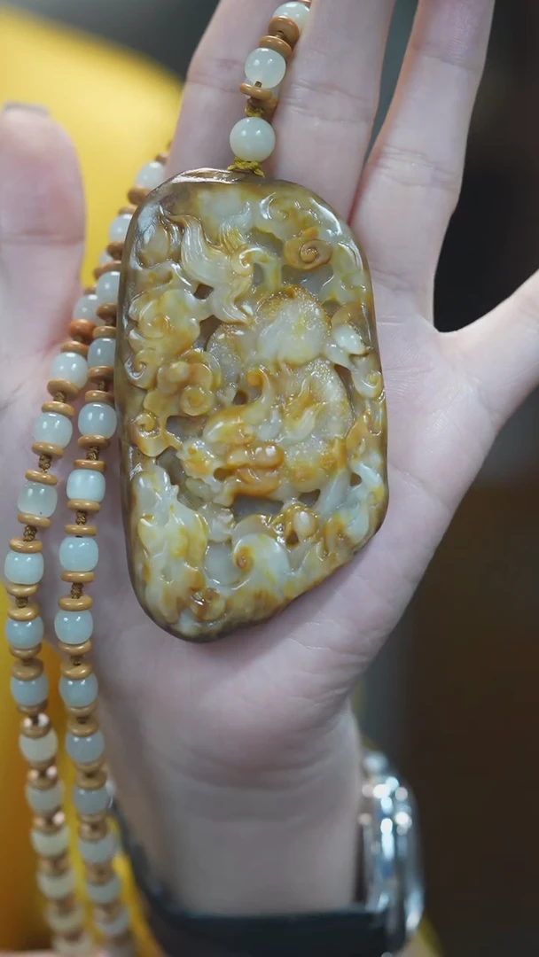 颈饰未镶嵌和田玉约**天貔貅