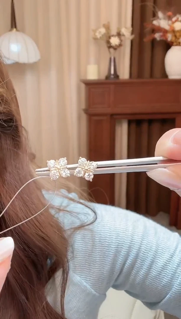 18K金镶嵌实验室培育钻石耳饰18k金小花耳钉k黄