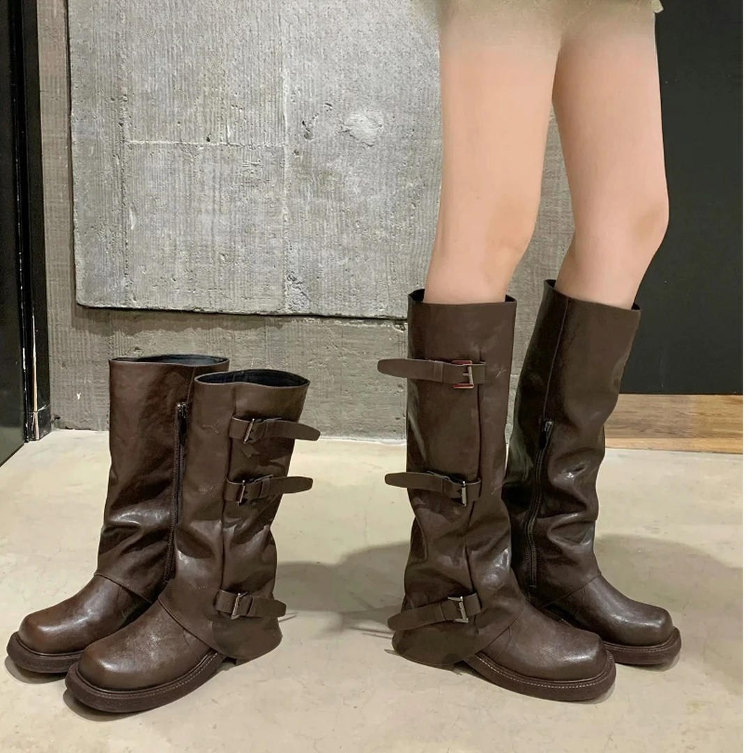 时装靴长筒百搭增高6cm~时髦皮带扣方圆头褶皱中筒骑士靴女秋季