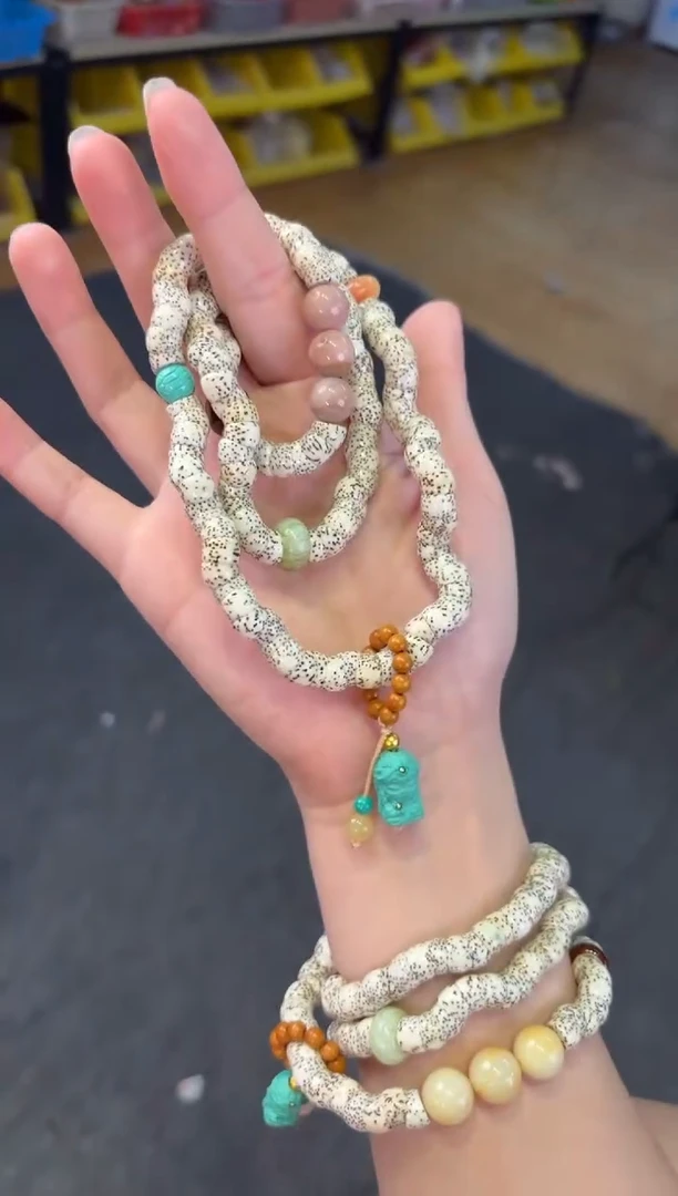 石英质玉（黄龙玉）未镶嵌手链 星月108颗楼兰美女黄龙玉设计款