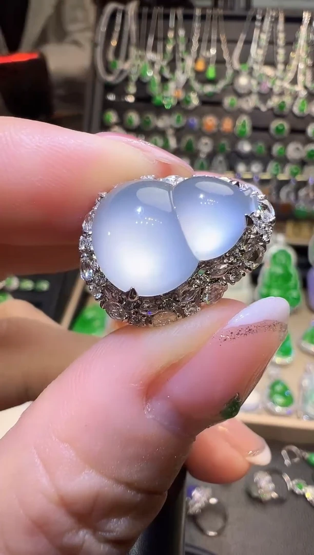 18K金镶嵌戒指翡翠观*葫芦