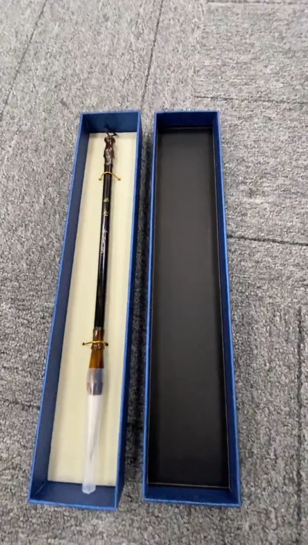 瓷片放漏毛笔带款