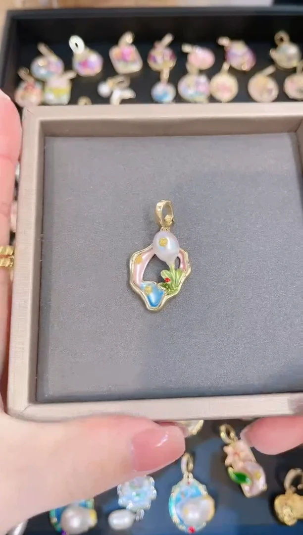 【闪购商品】淡水珍珠颈饰合金吊坠