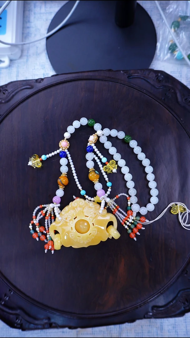 琥珀颈饰未镶嵌1.5日 多样性发其一