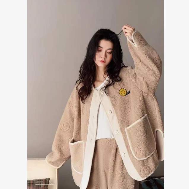 【仓库现货】高级撞色笑脸保暖高颜值家居服套装F60226-Z