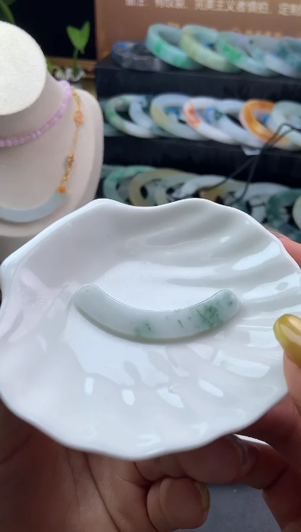 【闪购商品】翡翠颈饰未镶嵌玉璜-编绳