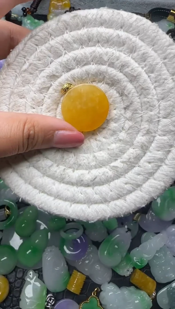 颈饰未镶嵌翡翠缅甸翡翠吊坠